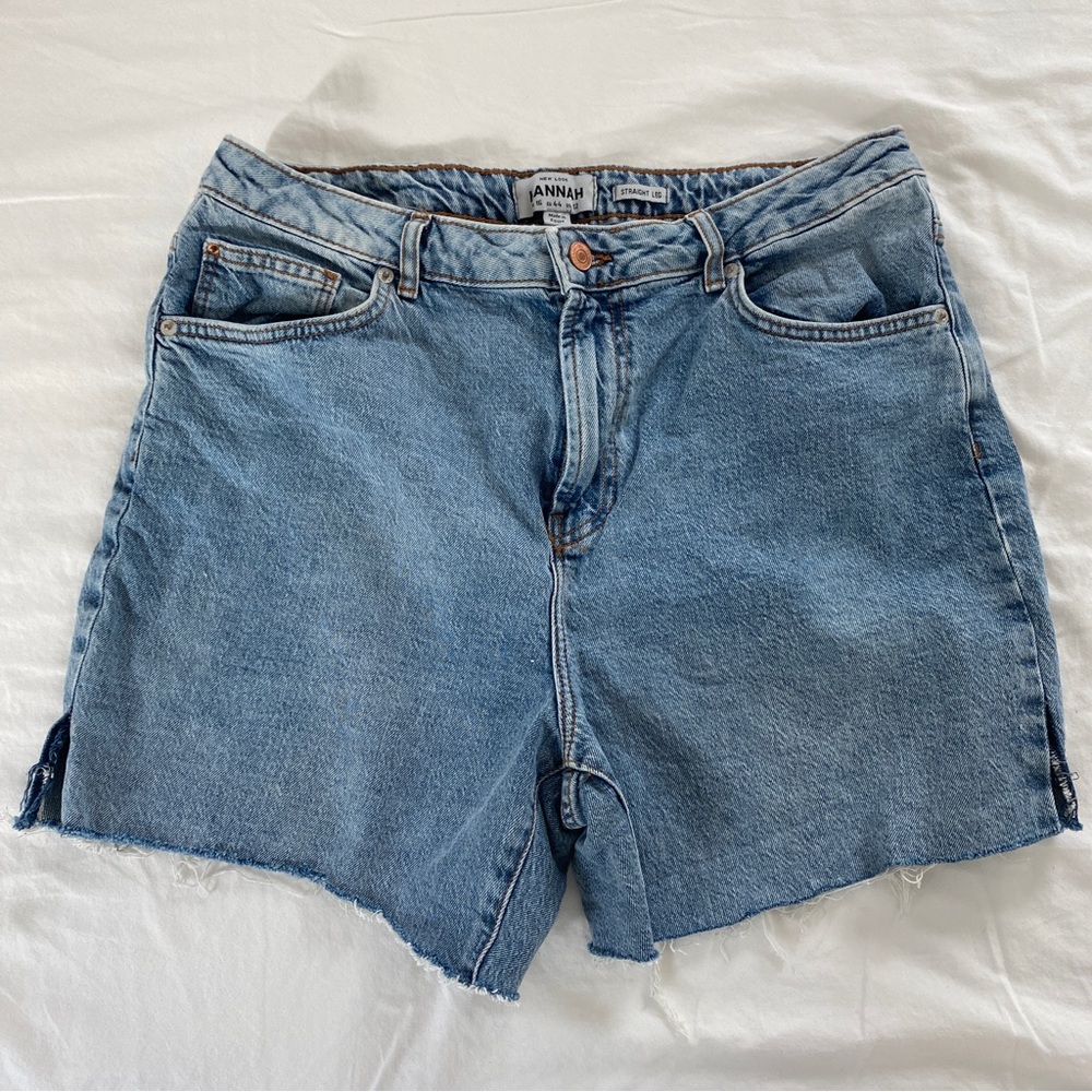 Denim cutoff shorts size 12 medium blue Hannah jeans